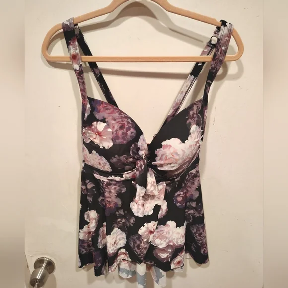 Torrid Floral Padded Tankini Cami Swim Top Sz 2X Built In Bra Retro Rockabilly - Picture 1 of 8